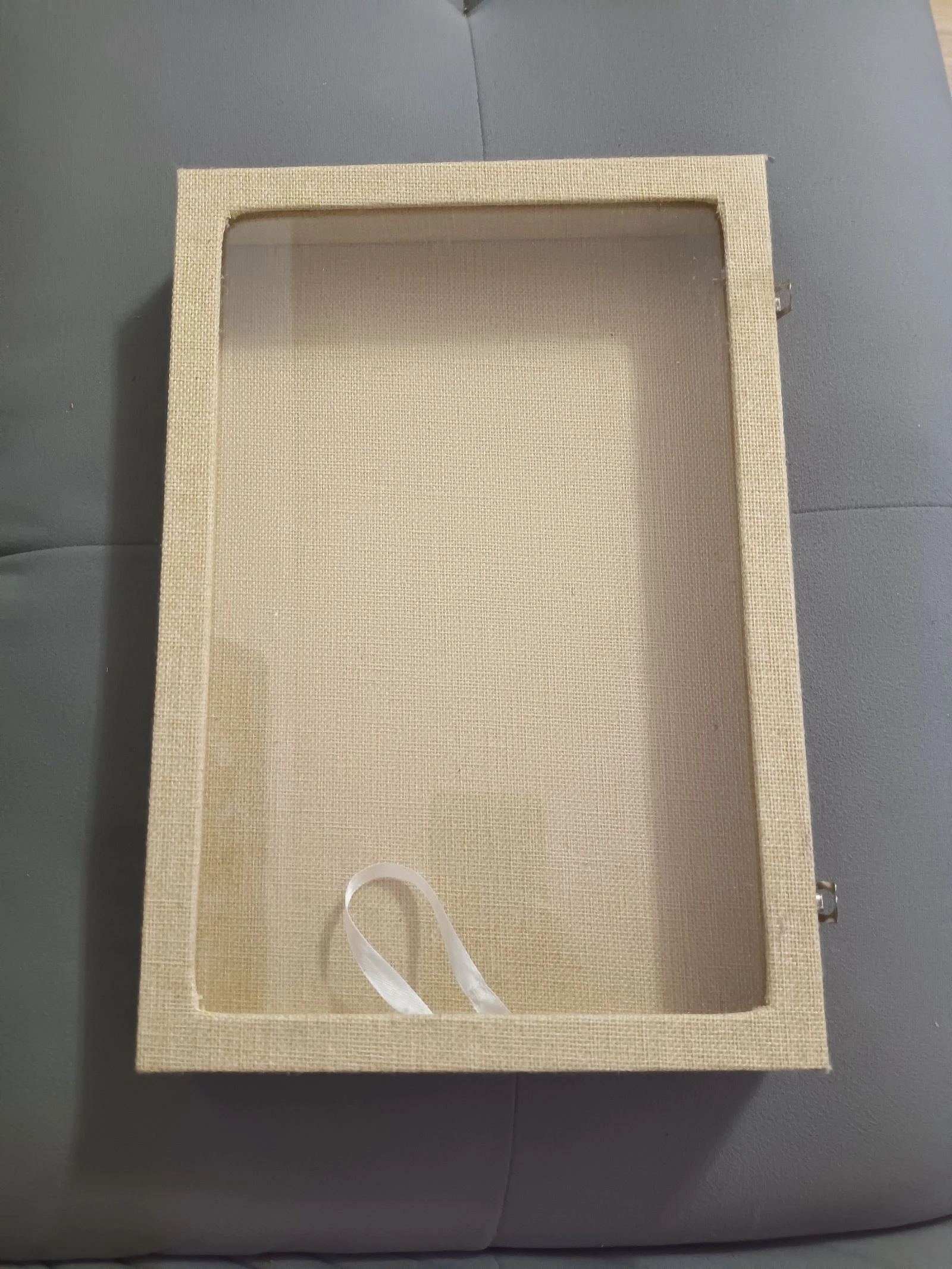 Boite de rangement et d'exposition 